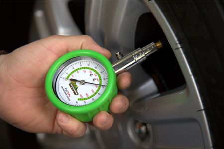 Air Champ Pressure Gauge - Mick Tighe 4x4 & Outdoor-Ironman 4x4-ITYRE006--Air Champ Pressure Gauge